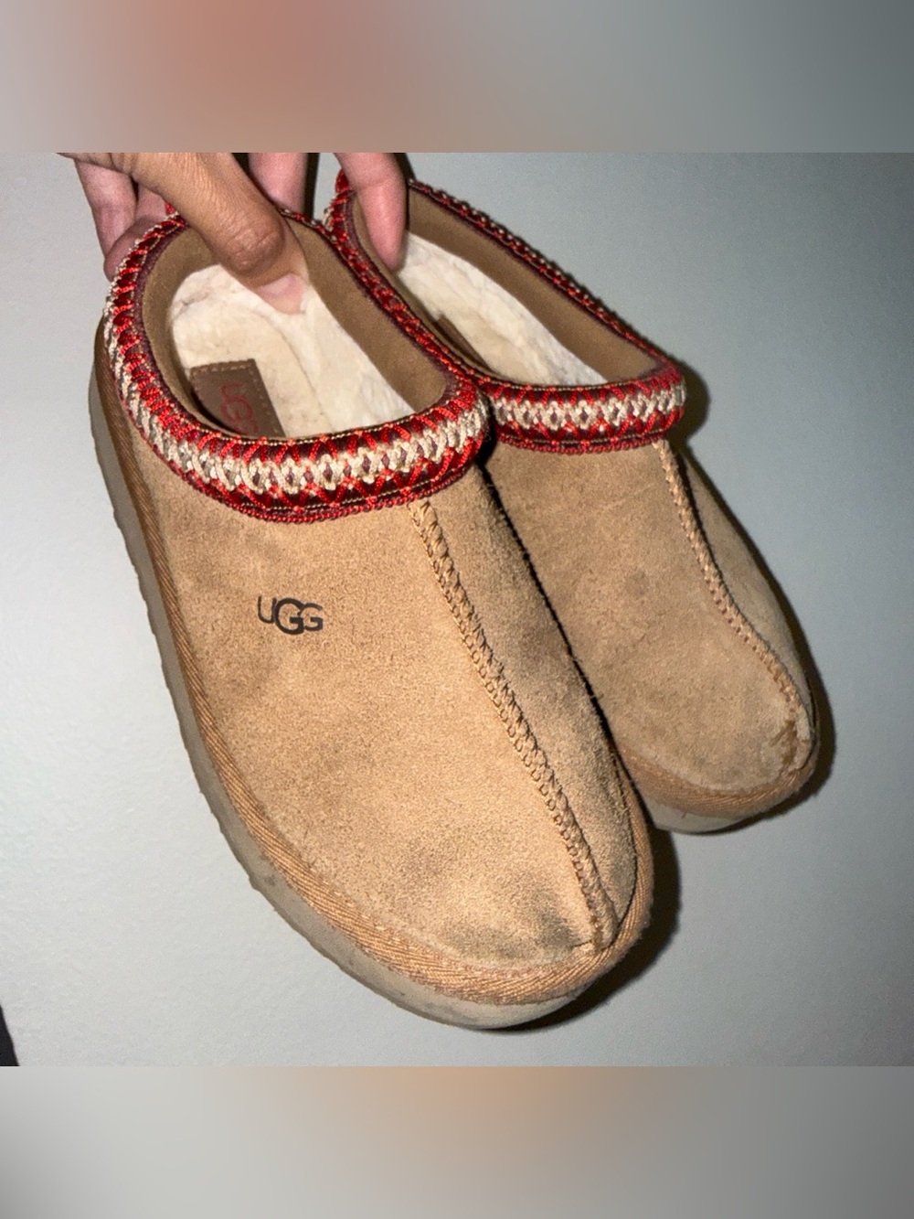 UGG girls tazz slippers sz 2 ✨
